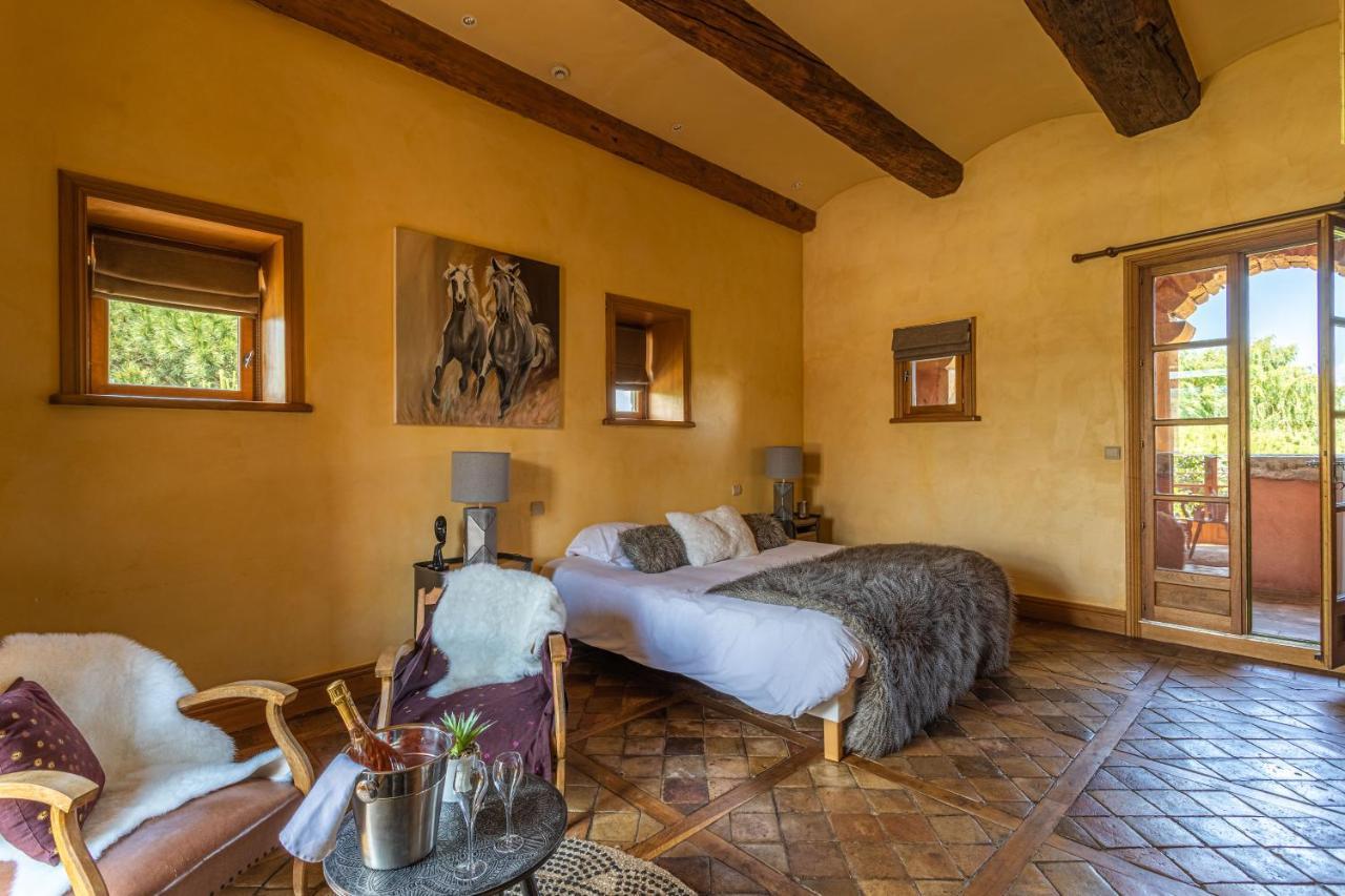 ホテル Domaine De La Ruisseliere Lacenas エクステリア 写真